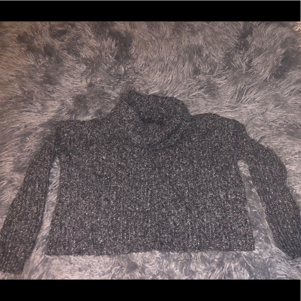 Turtle neck grey sweater